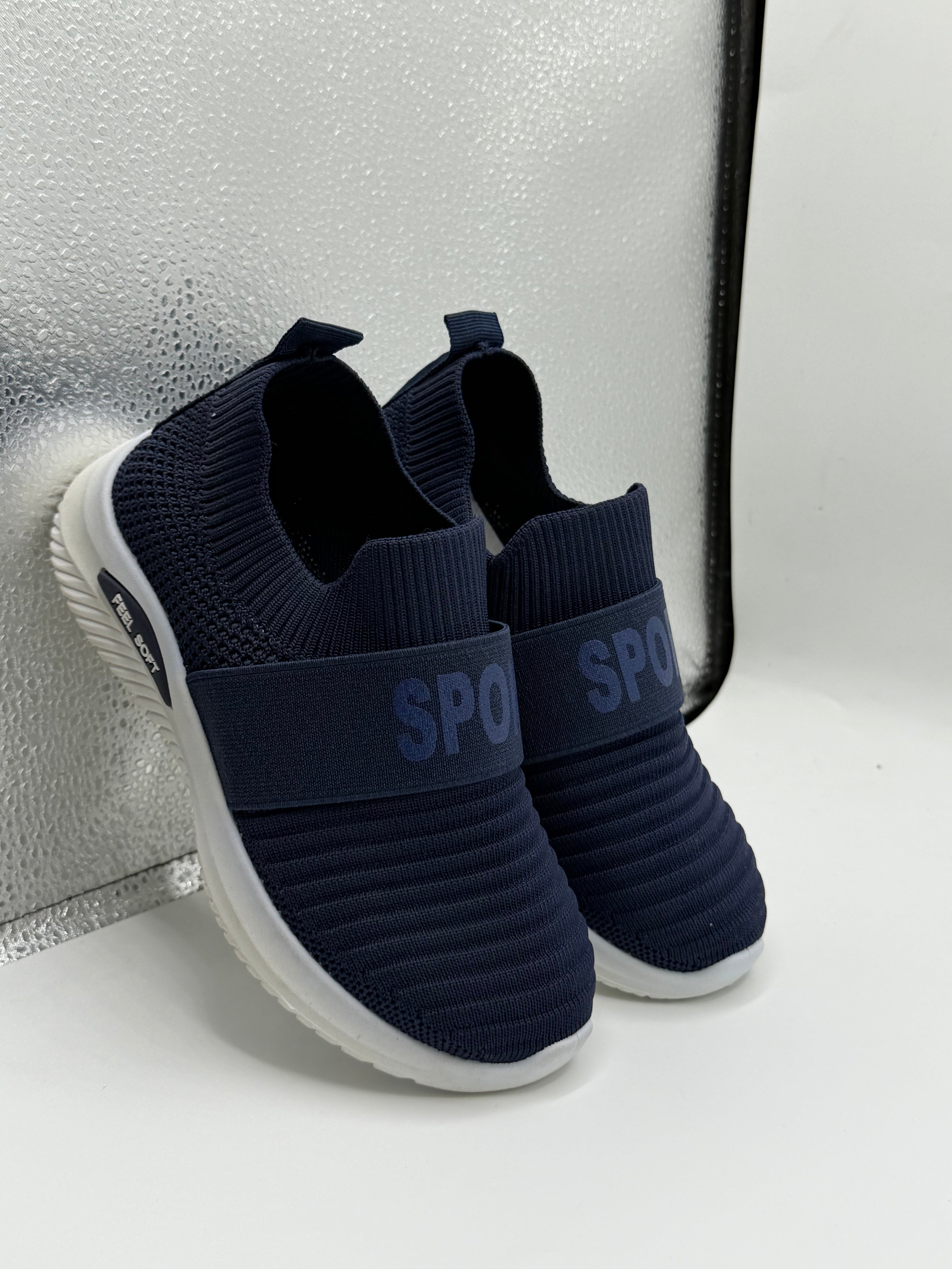0                                                           A IMPORTED CANVAS