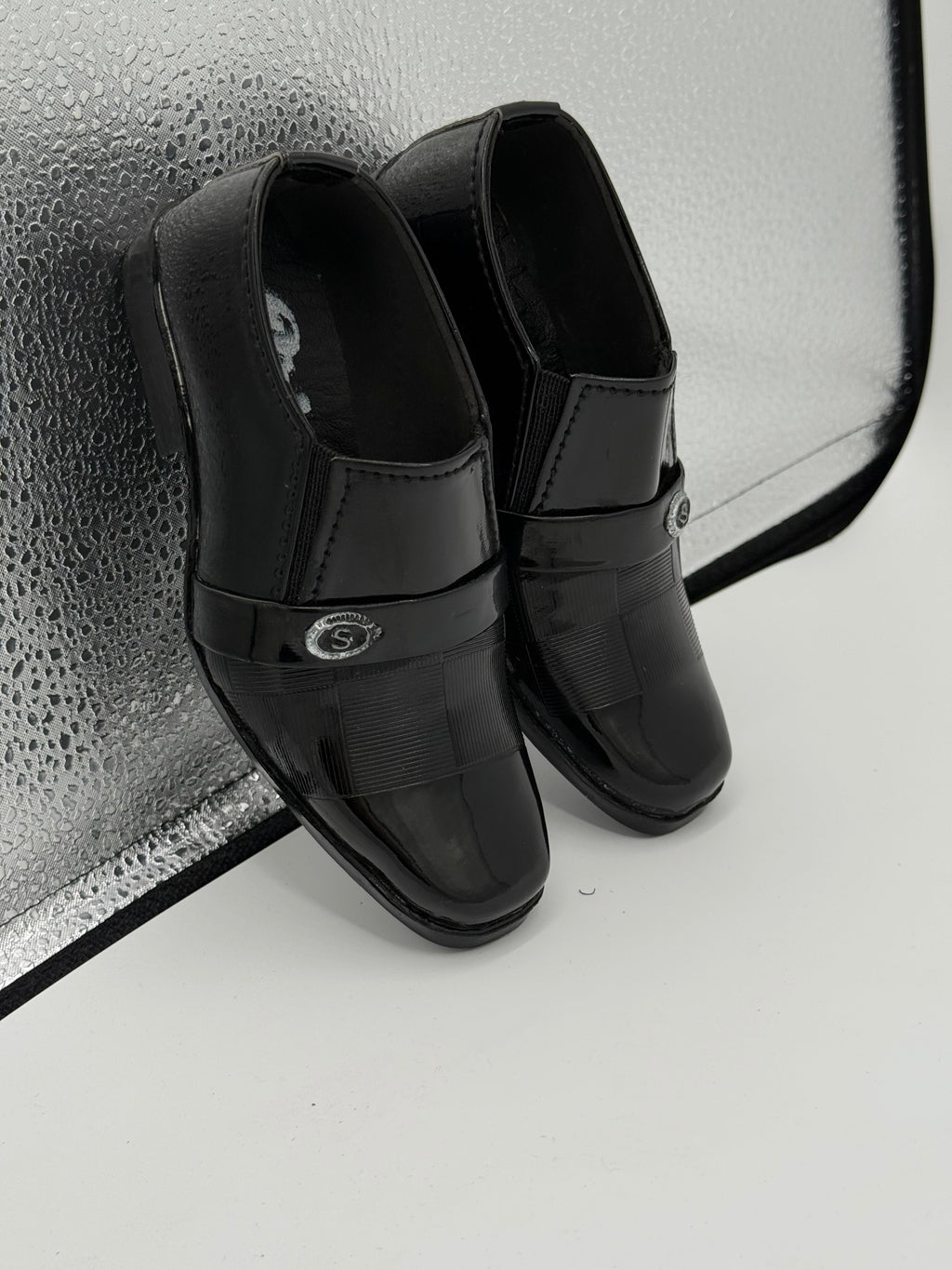 0                      AIMPORTED SHOES