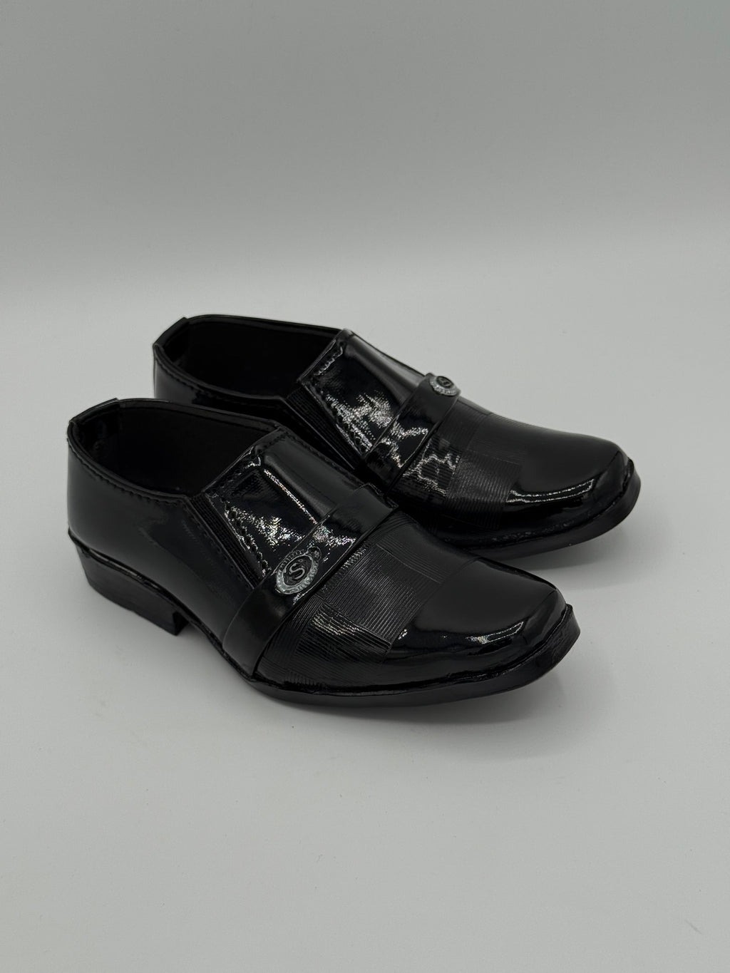 0                      AIMPORTED SHOES