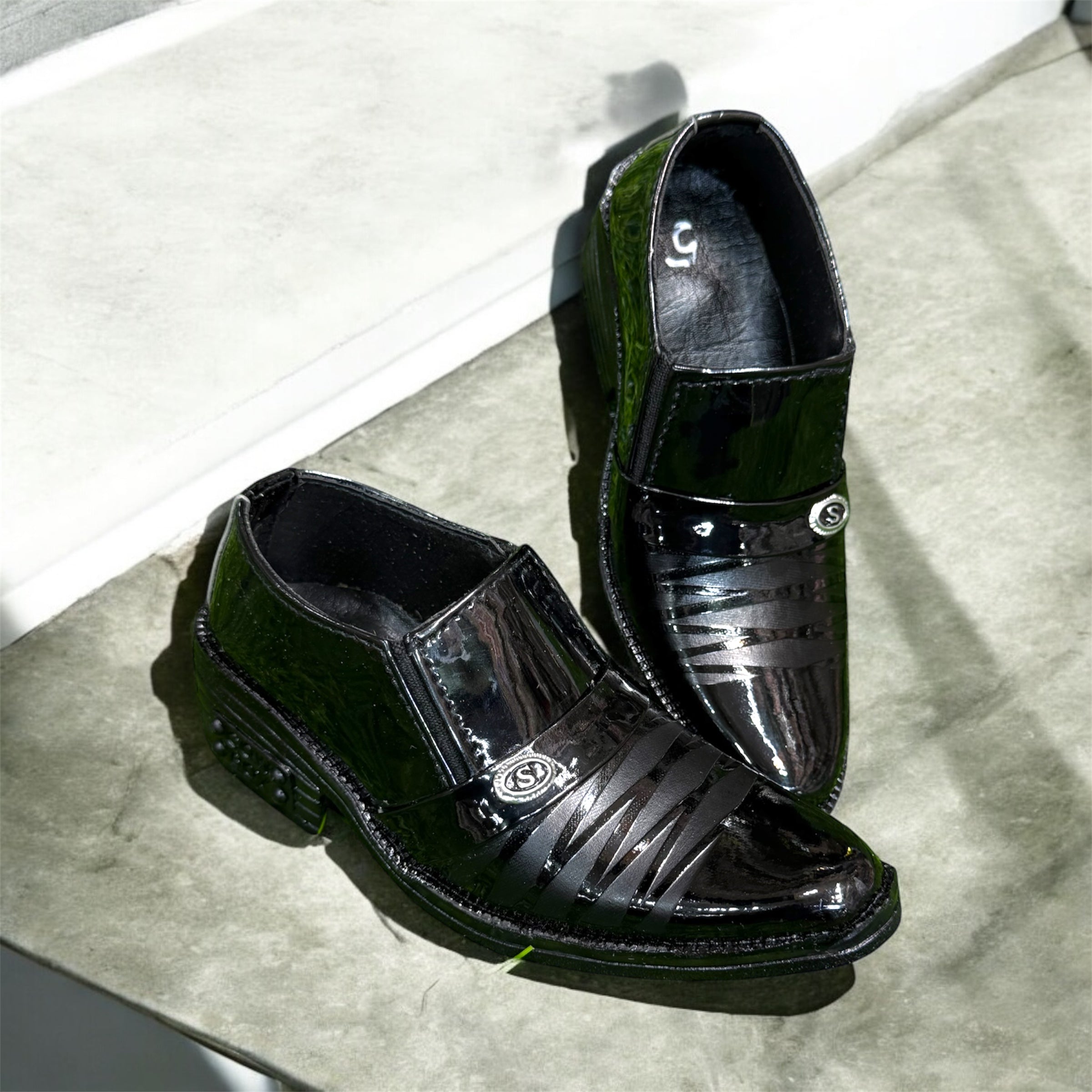 0         IMPORTED SHOES