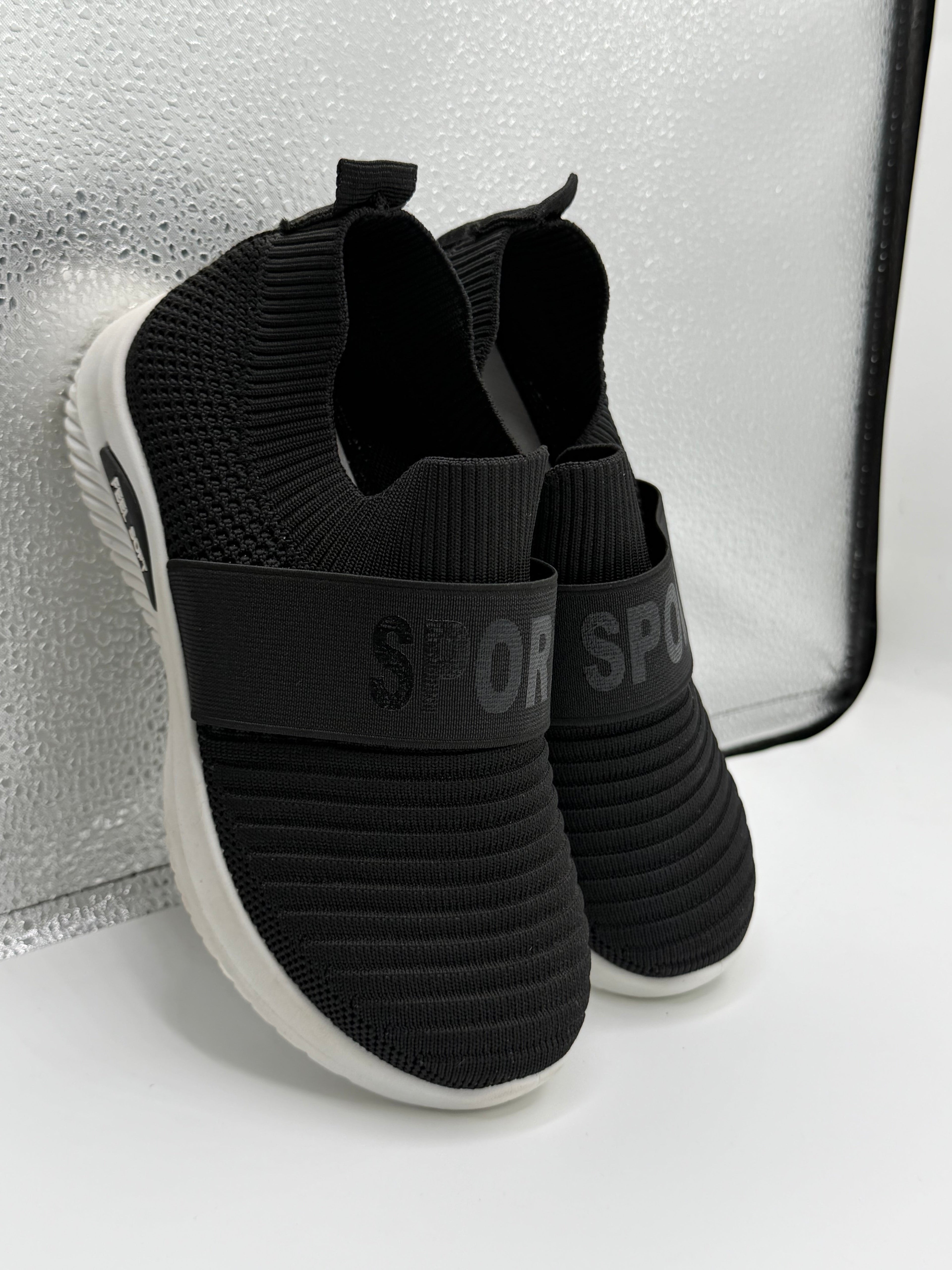 0                                                           A IMPORTED CANVAS